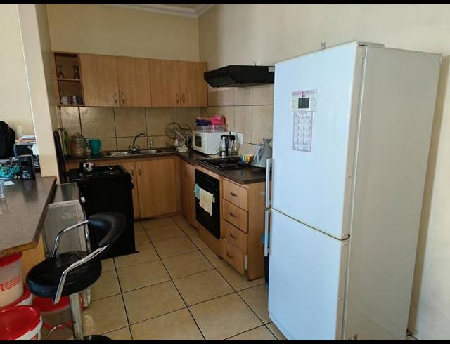 2 BEDROOM APARTMENT FOR SALE IN SILVERTON